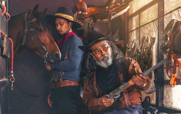 Grote Boeren Boerenstijl Buurt Van Schuur Zijn Het Cowboyleven Nog — Stockfoto