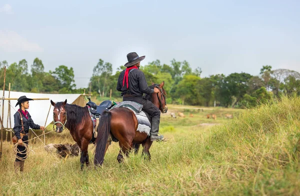Cowboy Way Life Include Riding Horse Locales — Stockfoto