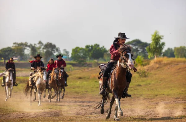 Cowboy Way Life Include Riding Horse Locales — Stockfoto