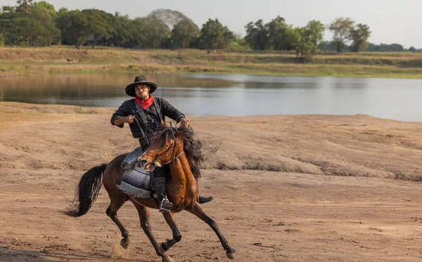 Cowboy Way Life Include Riding Horse Locales — Stockfoto