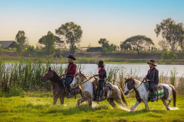 Cowboy Way Life Include Riding Horse Locales — Stockfoto