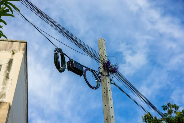 Roll Fiber Optic Cables Suspended Pole High Speed Internet Communication Stockfoto