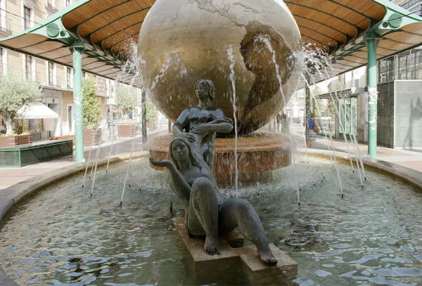 Fountain "the globe" in Valladolid — Stock Photo, Image