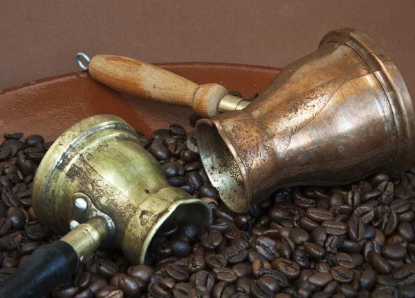 Arabiska koppar kaffe krukor — Stockfoto