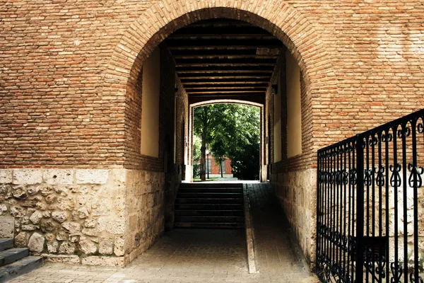 Brick arch