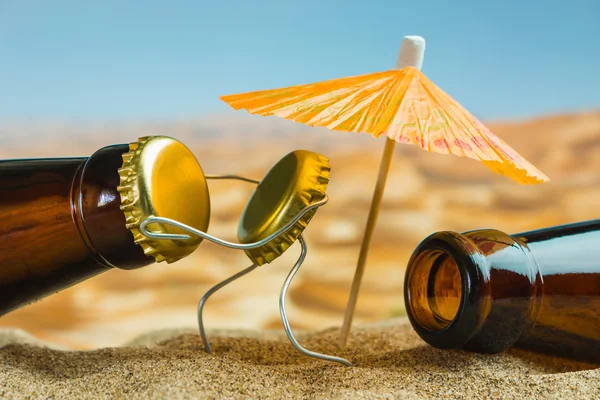 Little men are made from of bottle stoppers — Stock Photo, Image