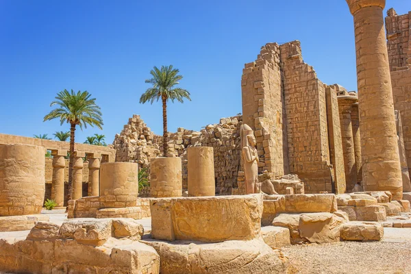 Ruines antiques du temple Karnak en Egypte — Photo