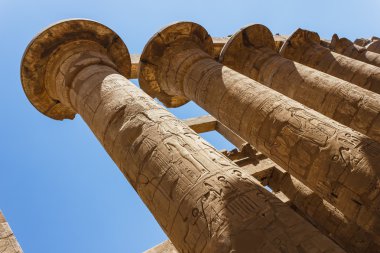 Mısır 'daki Karnak tapınağının antik kalıntıları