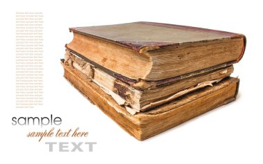 buruşuk bir levha ile eski bir kitap