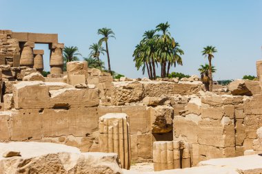 Mısır 'daki Karnak tapınağının antik kalıntıları