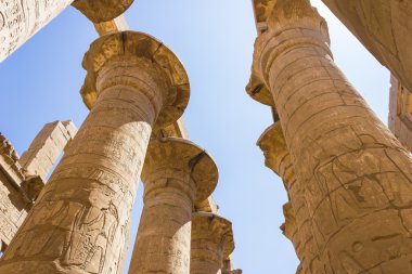 Mısır 'daki Karnak tapınağının antik kalıntıları