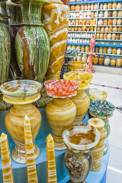 Visa upp i butiken med egyptiska souvenirer — Stockfoto