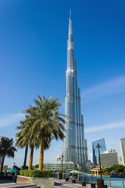 yüksek binaları ve sokakları Dubai, Birleşik Arap Emirlikleri