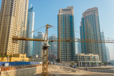 yüksek binaları ve sokakları Dubai, Birleşik Arap Emirlikleri