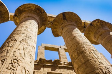 Mısır 'daki Karnak tapınağının antik kalıntıları