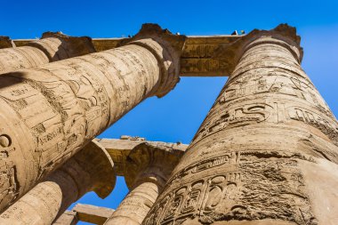 Mısır 'daki Karnak tapınağının antik kalıntıları