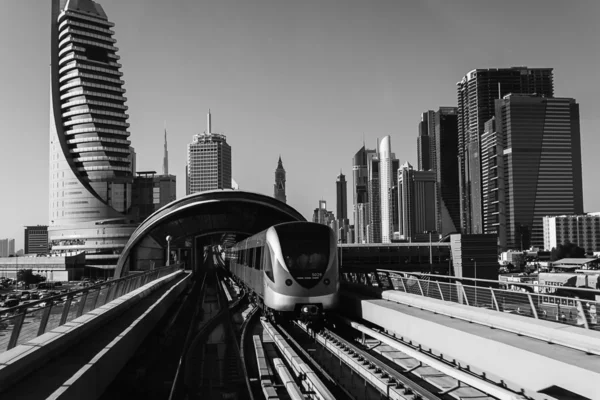 Dubaji metró. A kilátás a városra, a metró-autó — Stock Fotó