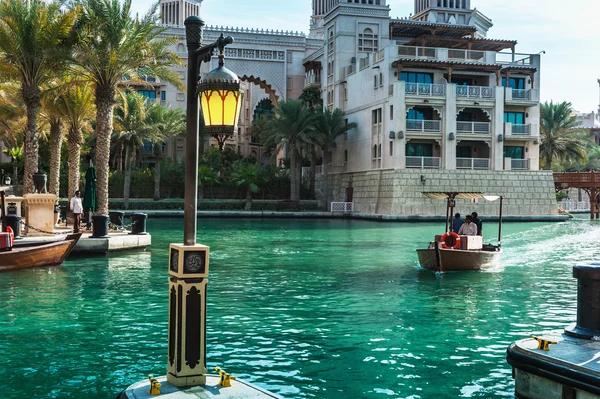 Dubai, Verenigde Arabische Emiraten - 15 november: weergave van de souk madinat jumeirah — Stockfoto