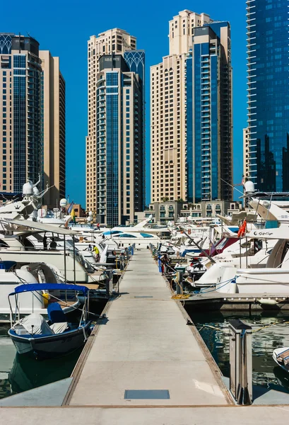 Yacht Club à Dubai Marina. Émirats arabes unis. le 16 novembre 2012 — Photo