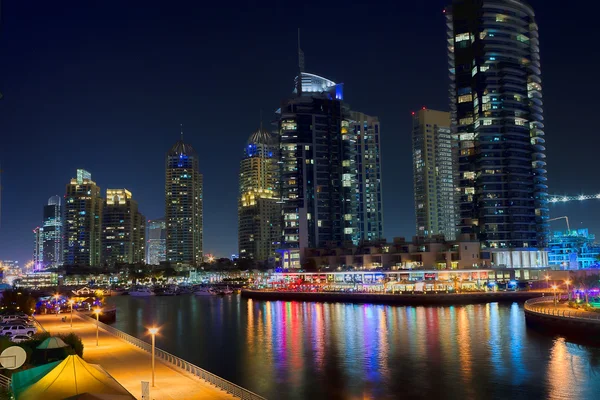 Vida noturna na Marina do Dubai. EAU. 14 de novembro de 2012 — Fotografia de Stock