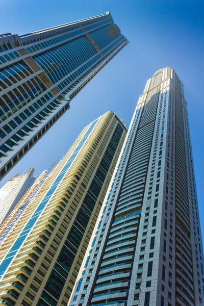 High rise épületek és utcák, Dubai, Egyesült Arab Emírségek — Stock Fotó