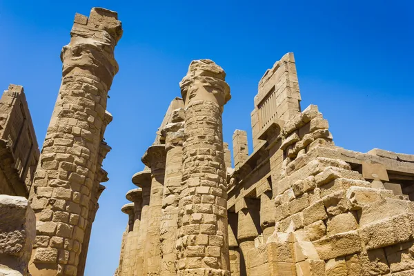 Древние руины храма Карнак в Египте — стоковое фото