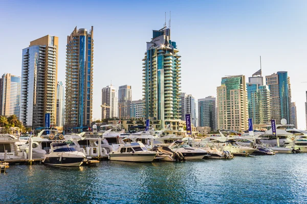 Yacht club in dubai marina. Verenigde Arabische Emiraten. 16 november 2012 — Stockfoto