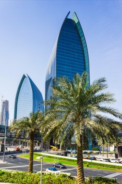 Dubai marinasındaki modern binalar