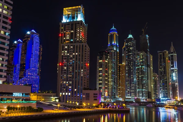 Życie nocne w dubai marina — Zdjęcie stockowe