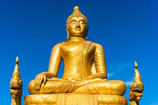 12 Meter hoher großer Buddha — Stockfoto