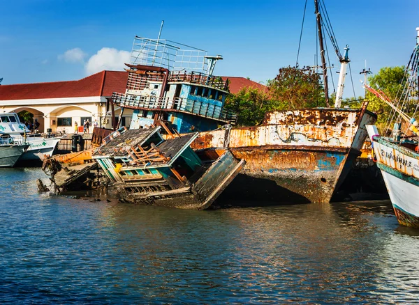 Boten op zee in thailand — Stockfoto