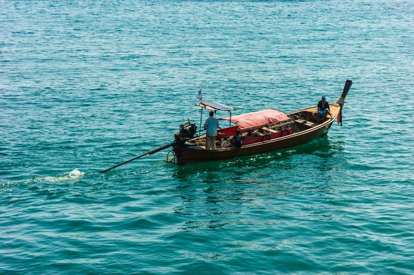 Tayland'da denizde tekneler — Stok fotoğraf