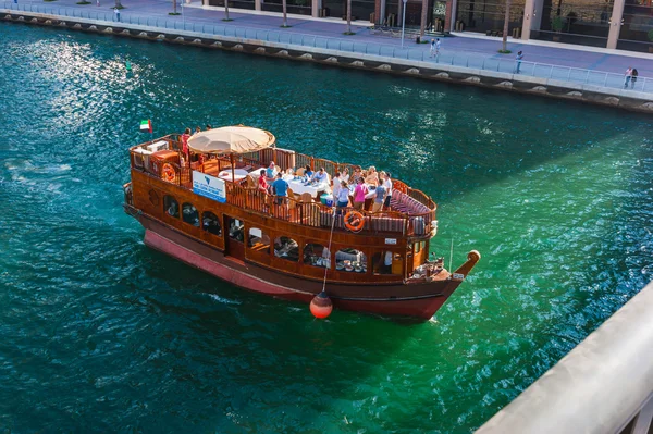 Yacht club in dubai marina. Verenigde Arabische Emiraten. 16 november 2012 — Stockfoto