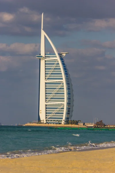 Отель Burj Al Arab 17 ноября 2012 года в Дубае — стоковое фото