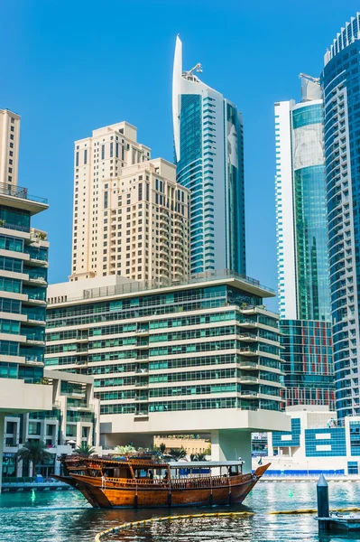 Yacht club in dubai marina. Verenigde Arabische Emiraten. 16 november 2012 — Stockfoto