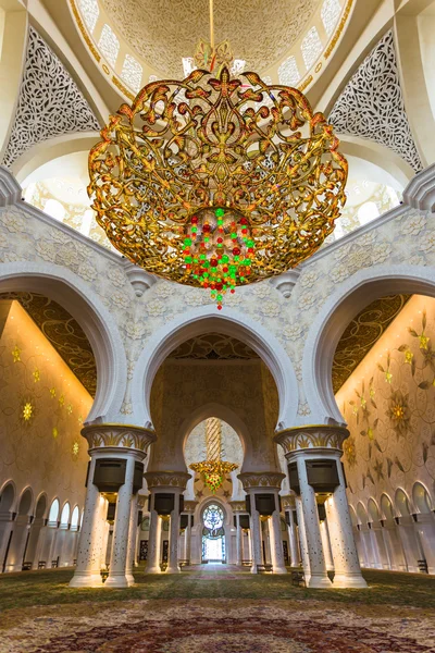 O interior da mesquita Shaikh Zayed — Fotografia de Stock