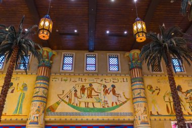 Battuta alışveriş merkezi Dubai en güzel süpermarkete benzer