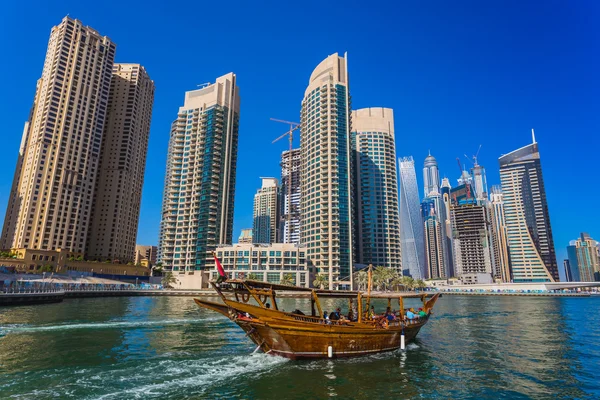 High rise buildings and streets in Dubai, UAE — Stock Photo, Image