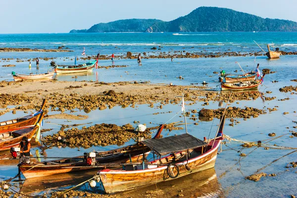 Fishing boats on the sea shore in Thailand — Stock Photo, Image