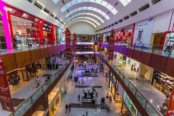 Самый большой торговый центр в мире — стоковое фото