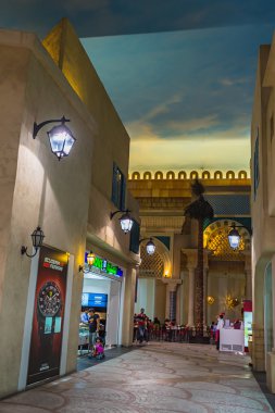 Battuta alışveriş merkezi Dubai en güzel süpermarkete benzer