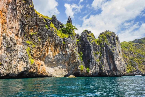 Piękny widok na wyspy phi phi — Zdjęcie stockowe