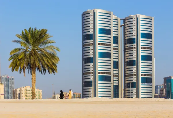 Yleisnäkymä nykyaikaisia rakennuksia Sharjah — kuvapankkivalokuva