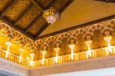 Battuta alışveriş merkezi Dubai en güzel süpermarkete benzer