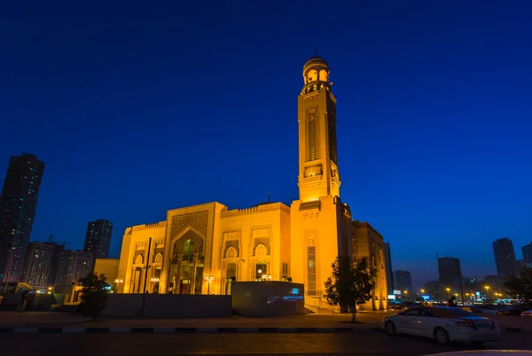 Mezquita Al Noor en Sharjah por la noche —  Fotos de Stock