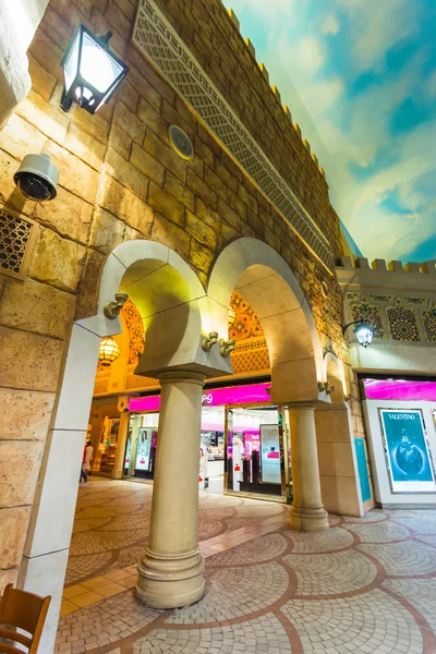 Battuta Mall is the most beautiful supermarket in Dubai — Stock Photo, Image