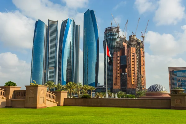 Skyscrapers in Abu Dhabi, UAE — Stock Photo, Image