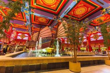 Battuta alışveriş merkezi Dubai en güzel süpermarkete benzer