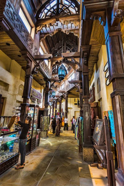 Le célèbre hôtel et quartier touristique de Madinat Jumeirah — Photo