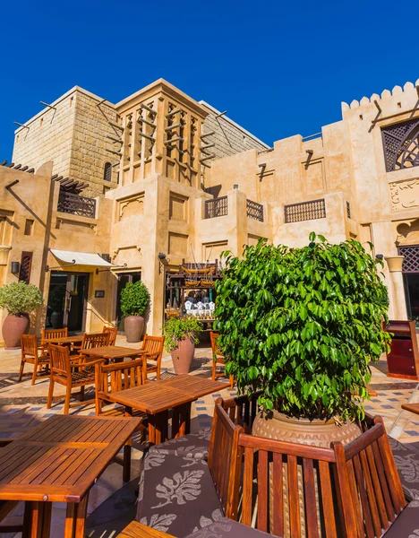 Madinat Jumeirah'da ünlü otel ve turistik bölgesi — Stok fotoğraf